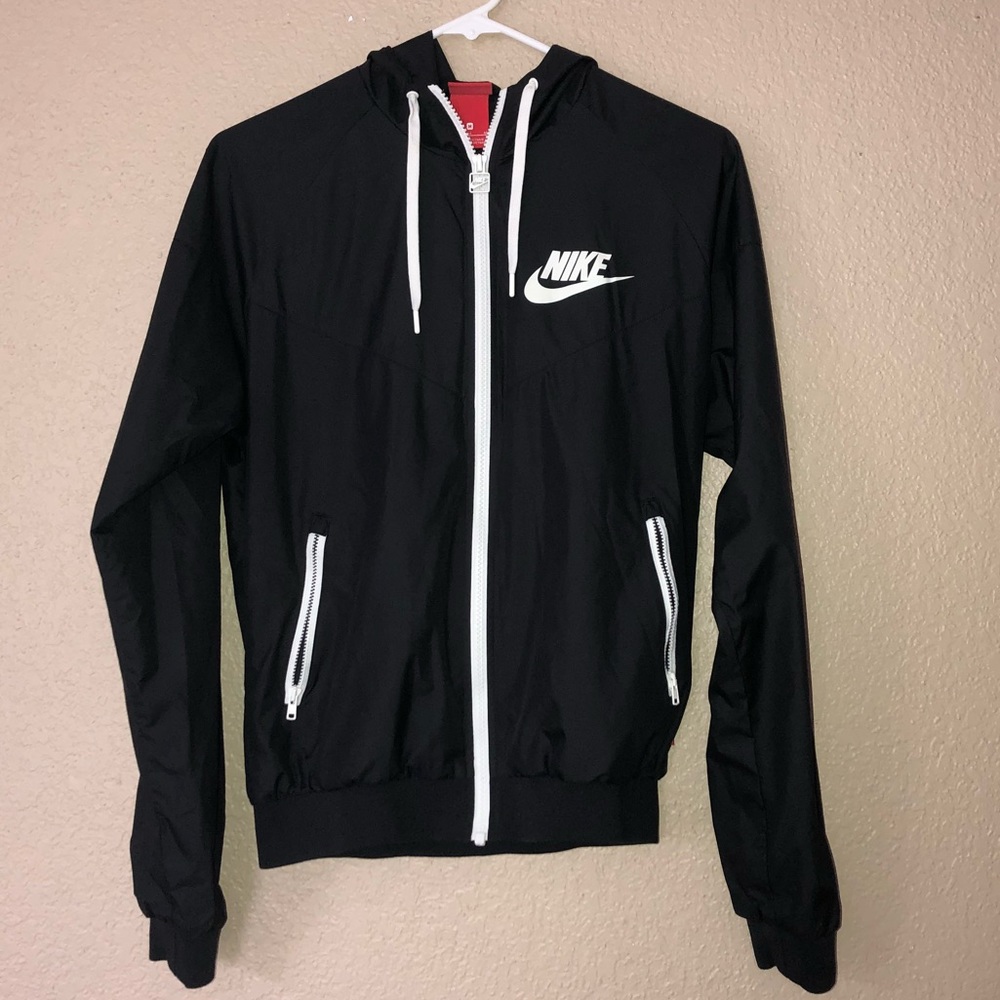 Women’s nike windbreaker size medium